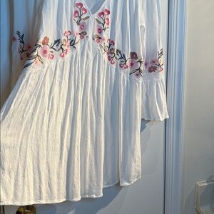 SUGAR+L!PS Boho Tunic w Floral Embroidery Soft and gorg Oversized fit S/M